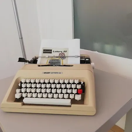 Lettera 22 إيفريا